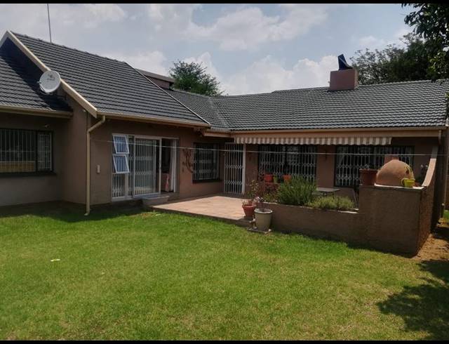 3 BEDROOM HOUSE FOR SALE IN EDEN GLEN